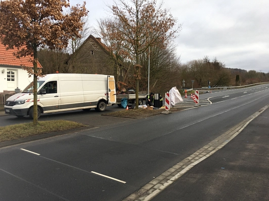 Die Straße um den neuen Blitzer in Seboldshausen ist gesperrt