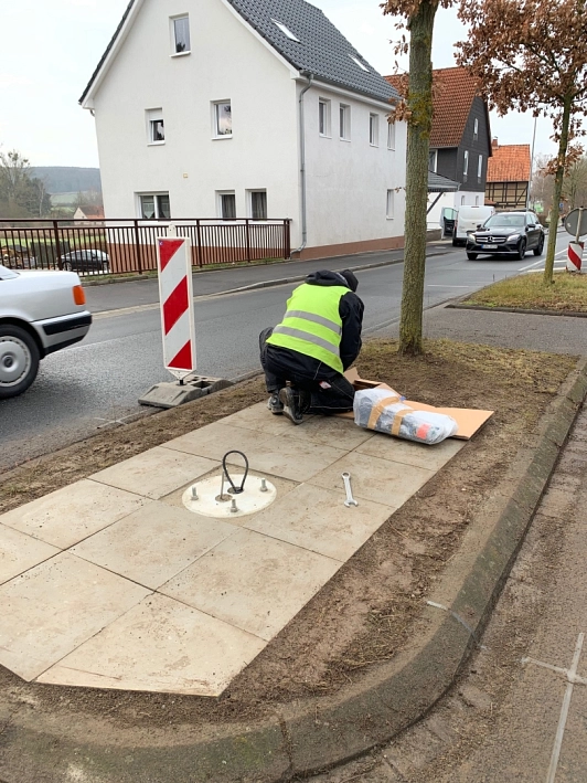 Der alte Blitzer in Seboldshausen wird demontiert