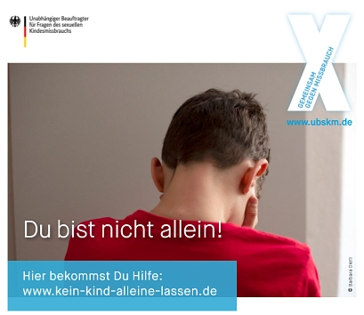 Ein Poster der Aktion www.kein-kind-alleine-lassen.de zeigt einen Jungen, der sein Gesicht hinter seinen Händen versteckt.&nbsp;&copy;&nbsp;Landkreis Northeim