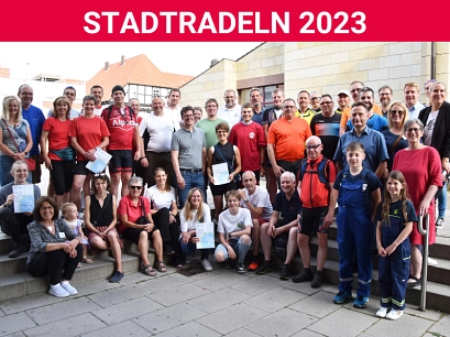 Das Bild zeigt ein Gruppenfoto der Sieger-Teams vom STADTRADELN 2023&nbsp;&copy;&nbsp;Landkreis Northeim