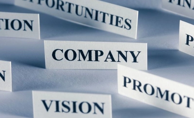 Wettbewerb familienfreundliches Unternehmen Schilder mit den Aufschriften Opportunities, Company, Vision etc.